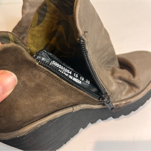 FLY London | Yip Boot - Picture 3 of 8